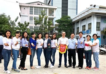 Hội thi kéo co chào mừng ngày 20/11
